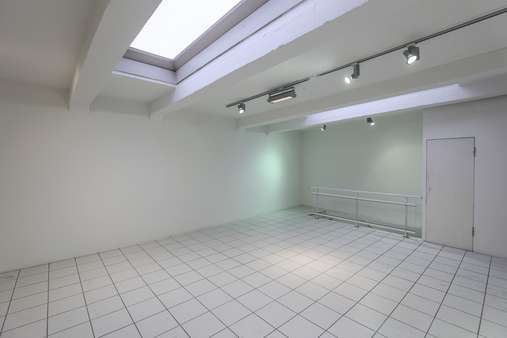 Anbau EG mit Lichtkuppeln - Büro in 45127 Essen mit 405m² kaufen