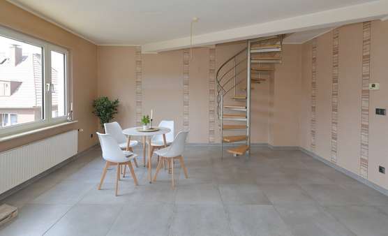 Wohn-/ Esszimmer - Maisonette-Wohnung in 45326 Essen mit 117m² kaufen