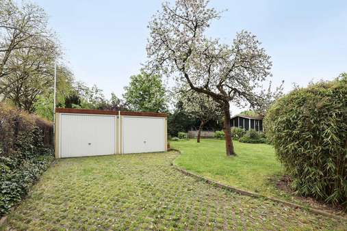 Garagen und Garten - Zweifamilienhaus in 45327 Essen mit 209m² kaufen