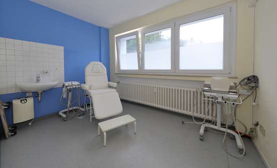 Behandlungsraum - Büro in 45355 Essen mit 120m² mieten