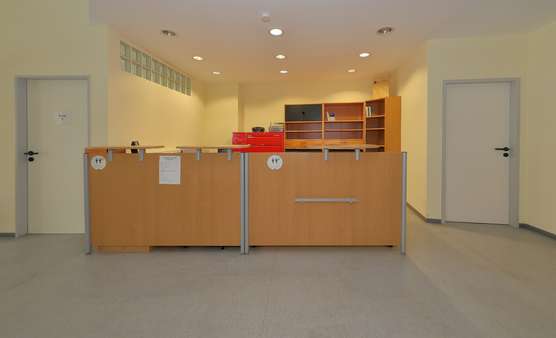 Empfangsbereich - Büro in 45355 Essen mit 120m² mieten