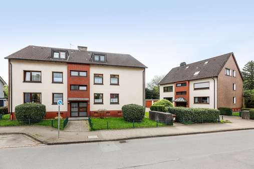 Straßenansicht (Haus 26) Straßenansicht (Haus 26) - Mehrfamilienhaus in 45289 Essen mit 749m² als Kapitalanlage kaufen