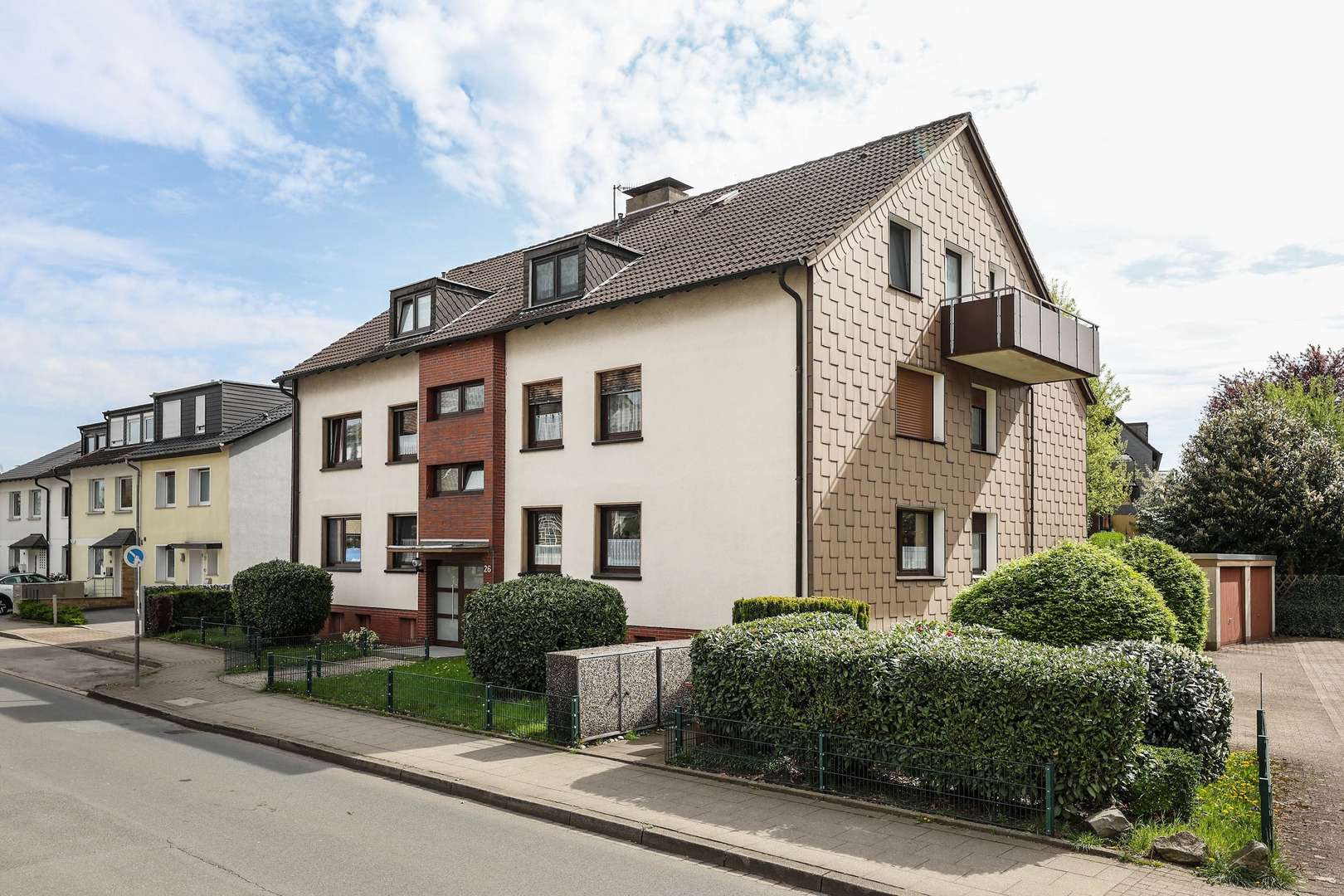 Straßenansicht (Haus 26) Straßenansicht (Haus 26) - Mehrfamilienhaus in 45289 Essen mit 749m² als Kapitalanlage kaufen
