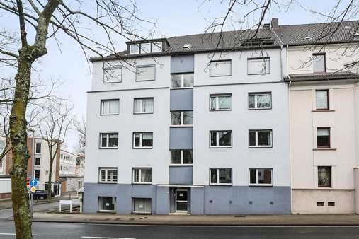 Straßenansicht - Erdgeschosswohnung in 45138 Essen mit 77m² kaufen