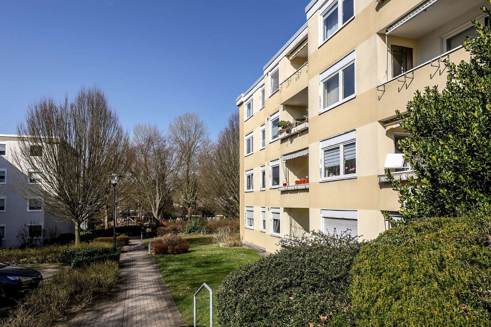 Seitenansicht Seitenansicht - Etagenwohnung in 45259 Essen mit 71m² kaufen