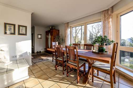Essbereich - Erdgeschosswohnung in 45259 Essen mit 191m² kaufen