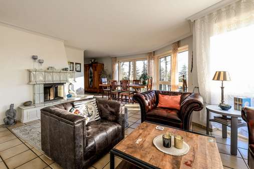 Wohn- Essbereich mit Kamin - Erdgeschosswohnung in 45259 Essen mit 191m² kaufen