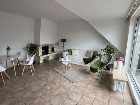 … mit offenem Kamin … mit offenem Kamin - Dachgeschosswohnung in 45289 Essen, Burgaltendorf mit 106m² kaufen