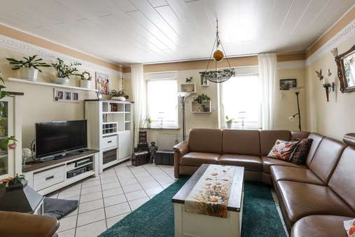 Wohnzimmer - Einfamilienhaus in 45481 Mülheim mit 111m² kaufen
