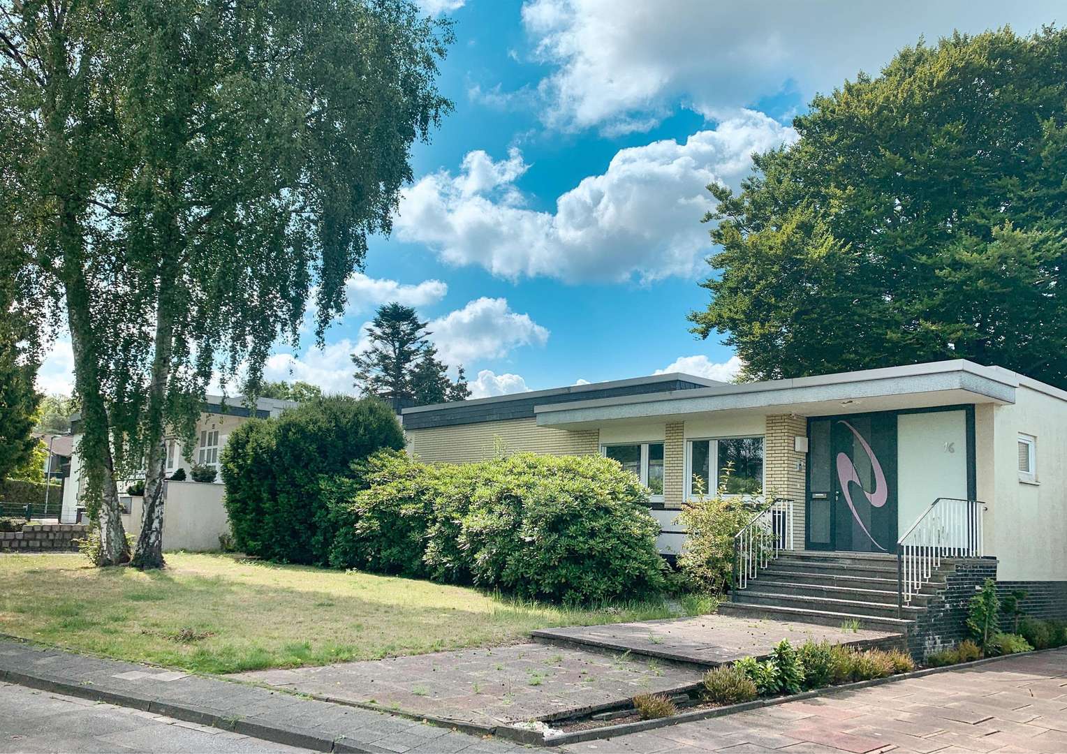 Hausansicht Hausansicht - Bungalow in 45479 Mülheim mit 149m² kaufen