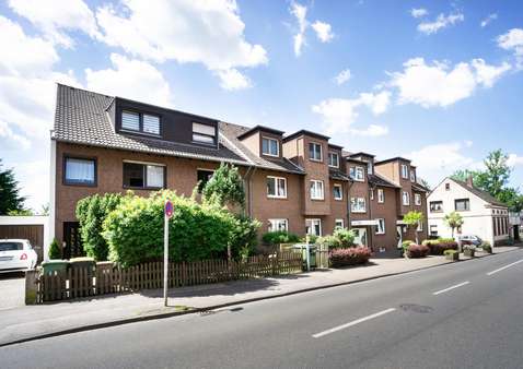 Hausansicht - Etagenwohnung in 45481 Mülheim mit 67m² kaufen