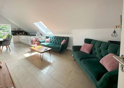 Wohnen - Dachgeschosswohnung in 45475 Mülheim mit 83m² mieten