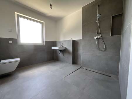 Badezimmer Badezimmer - Etagenwohnung in 45472 Mülheim mit 64m² mieten