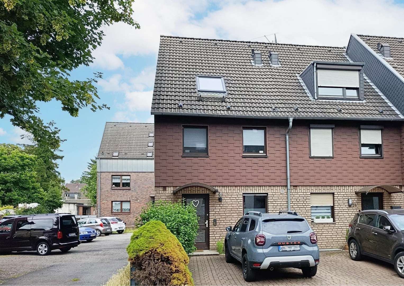 Straßenansicht Straßenansicht - Reihenendhaus in 46047 Oberhausen mit 85m² kaufen