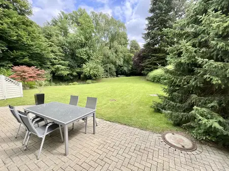 Außergewöhnliche Gartenwohnung in traumhafter Lage! Hochwertige 3-Raum-Wohnung mit großer Terrasse
