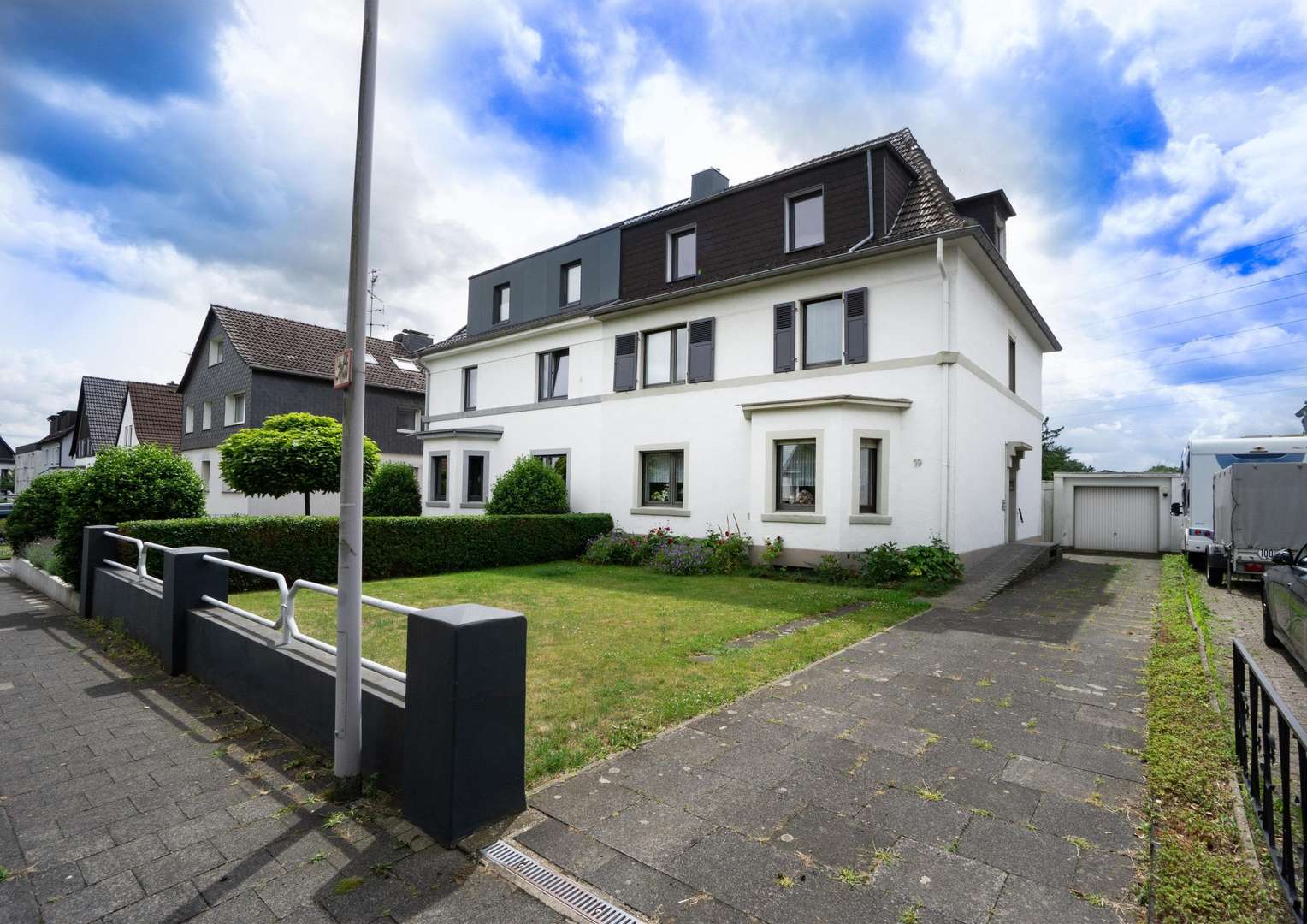 Hausansicht Hausansicht - Mehrfamilienhaus in 45479 Mülheim mit 209m² kaufen