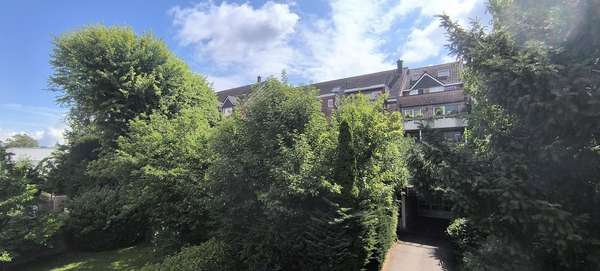 Blick vom Balkon - Dachgeschosswohnung in 45468 Mülheim mit 96m² kaufen