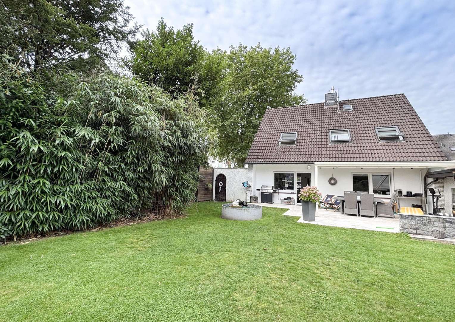 Haus von hinten Haus von hinten - Einfamilienhaus in 45475 Mülheim mit 135m² kaufen
