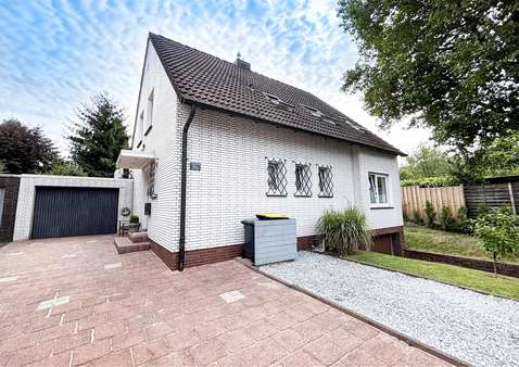Straßenansicht Straßenansicht - Einfamilienhaus in 45475 Mülheim mit 135m² kaufen
