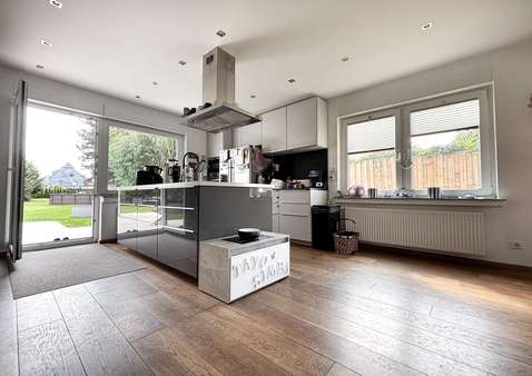 Küche mit Kochinsel Küche mit Kochinsel - Einfamilienhaus in 45475 Mülheim mit 135m² kaufen