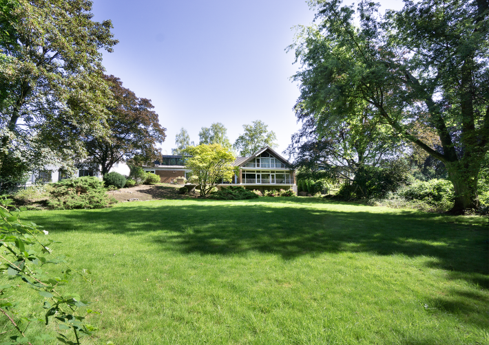 Haus von hinten mit Parkansicht - Einfamilienhaus in 45470 Mülheim mit 300m² kaufen