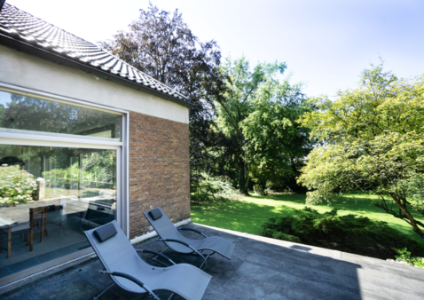 Terrasse mit Ausblick in den Garten - Einfamilienhaus in 45470 Mülheim mit 300m² kaufen