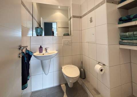 Gäste-WC Gäste-WC - Dachgeschosswohnung in 45476 Mülheim mit 105m² kaufen