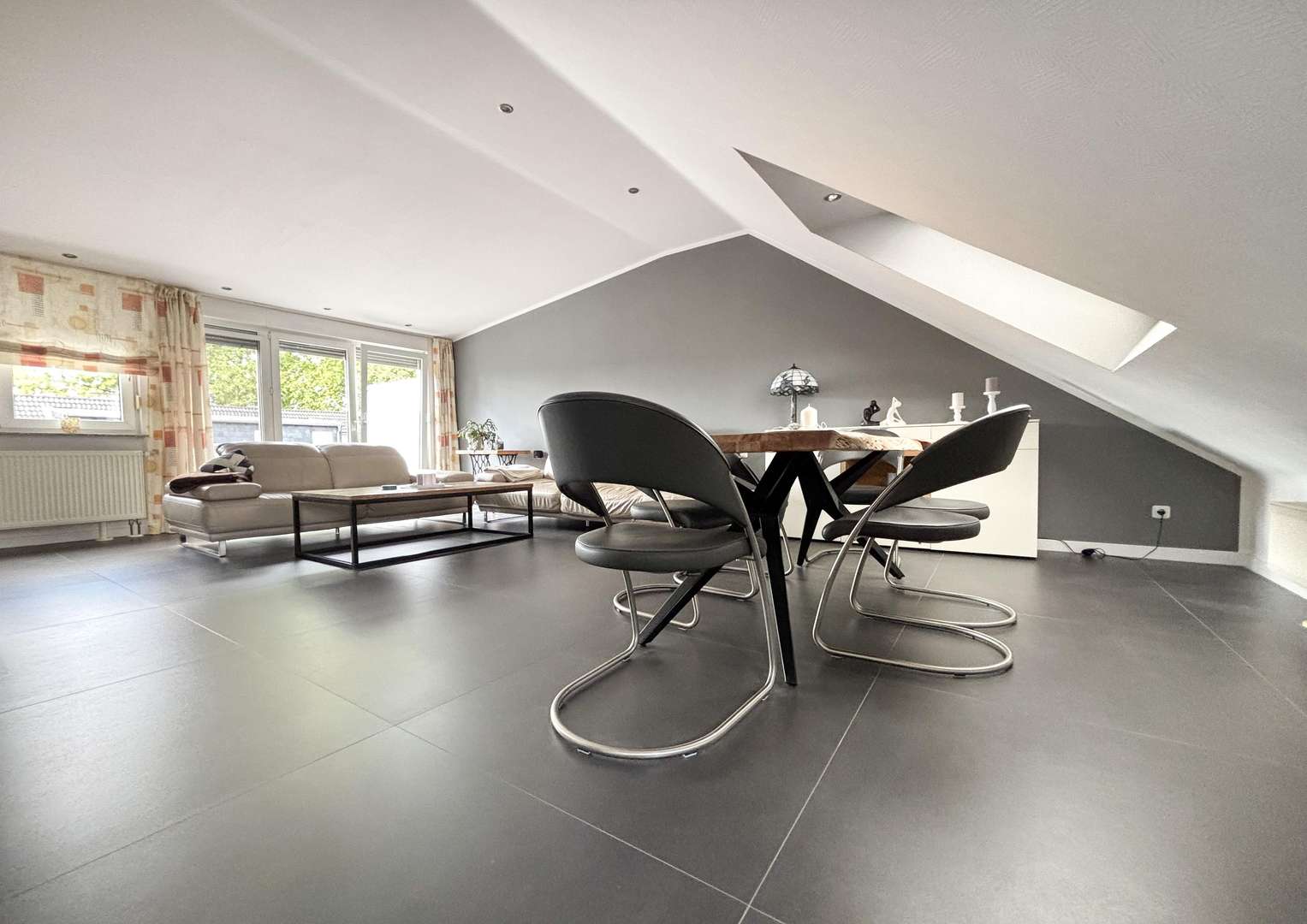 Wohnen Essen Leben Wohnen Essen Leben - Dachgeschosswohnung in 45476 Mülheim mit 105m² kaufen