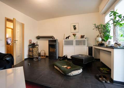 Wohnen mit Kaminofen im Erdgeschoss - Zweifamilienhaus in 45481 Mülheim mit 140m² kaufen