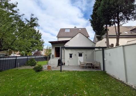 Haus von hinten Haus von hinten - Einfamilienhaus in 45475 Mülheim mit 113m² kaufen