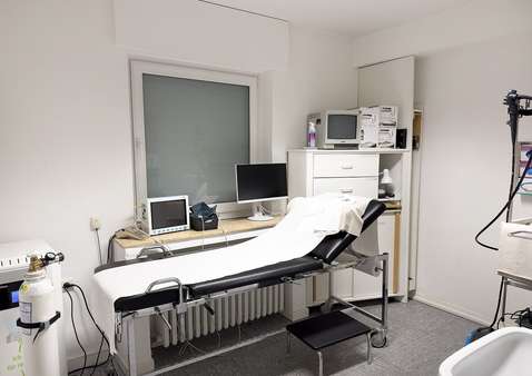 Behandlungsraum II - Büro in 46045 Oberhausen mit 228m² günstig mieten