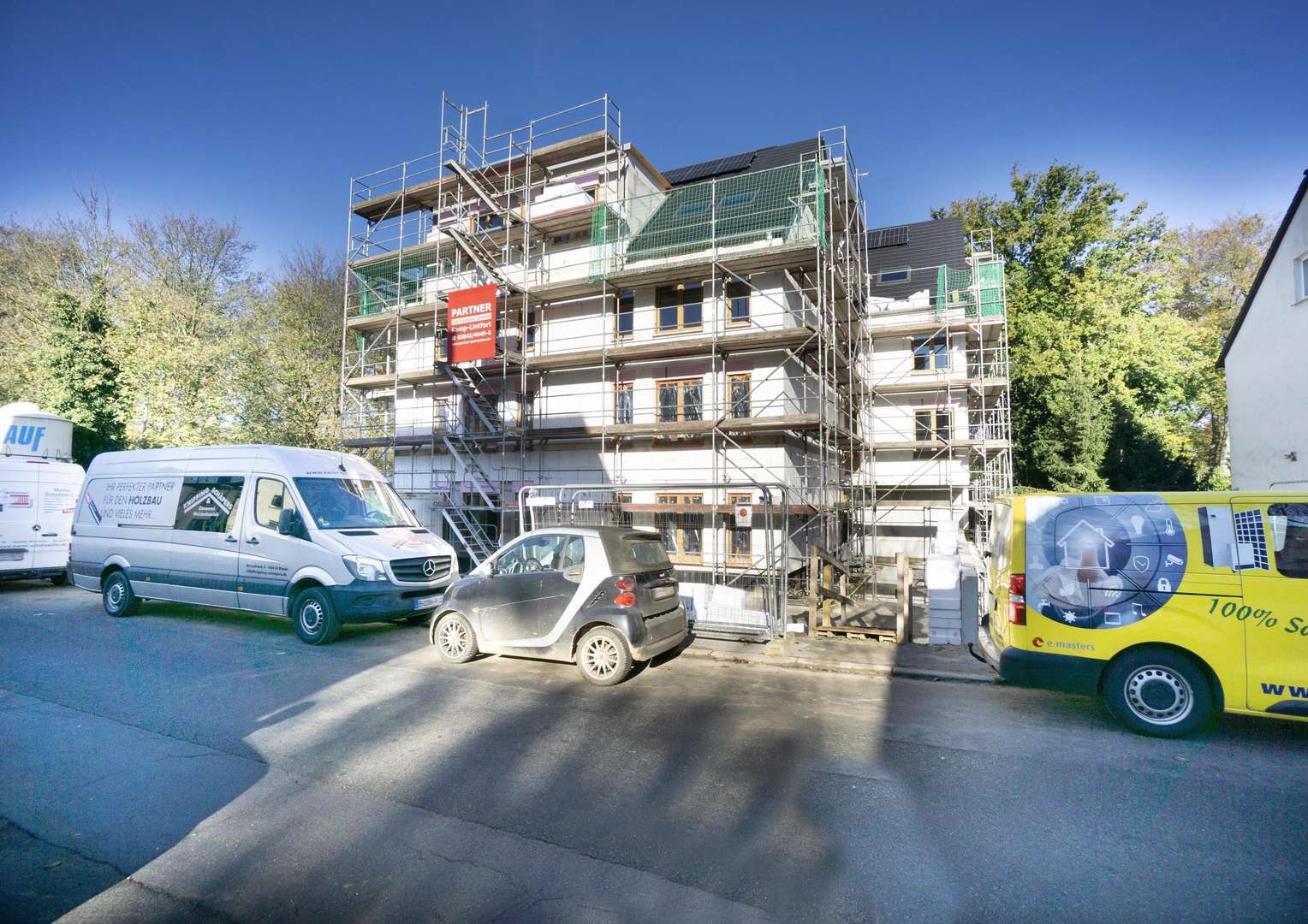 Hausansicht November 2024 - Dachgeschosswohnung in 45470 Mülheim mit 179m² kaufen