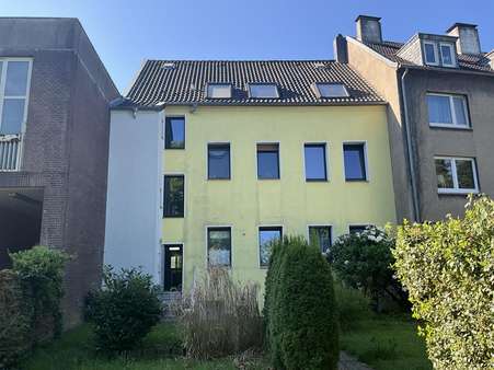 Rückansicht - Dachgeschosswohnung in 45476 Mülheim mit 76m² kaufen