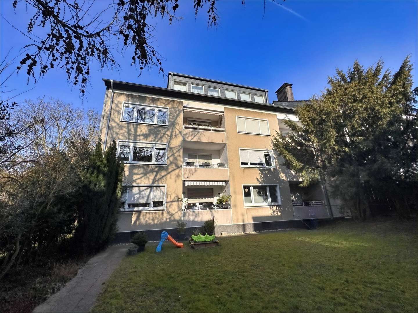 Gartenseite - Etagenwohnung in 45359 Essen mit 74m² kaufen