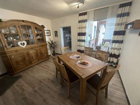 Esszimmer Erdgeschoss Esszimmer Erdgeschoss - Zweifamilienhaus in 46119 Oberhausen mit 115m² kaufen