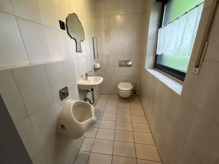 Gäste-WC Gäste-WC - Reihenmittelhaus in 46049 Oberhausen mit 134m² kaufen