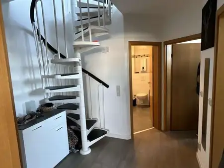 Attraktive Dachgeschosswohnung in DU-Obermeiderich mit Garage und wohnlich ausgebautem Spitzboden