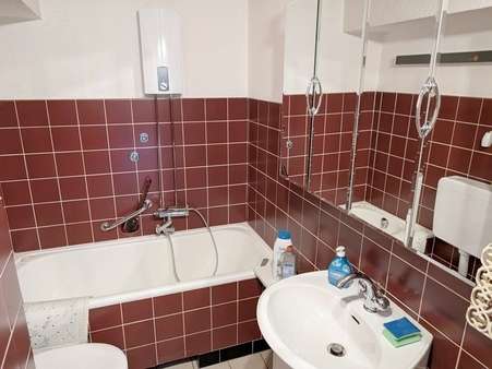 Badezimmer - Doppelhaushälfte in 46047 Oberhausen mit 90m² kaufen