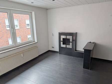 Wohnzimmer - Maisonette-Wohnung in 46045 Oberhausen mit 87m² kaufen