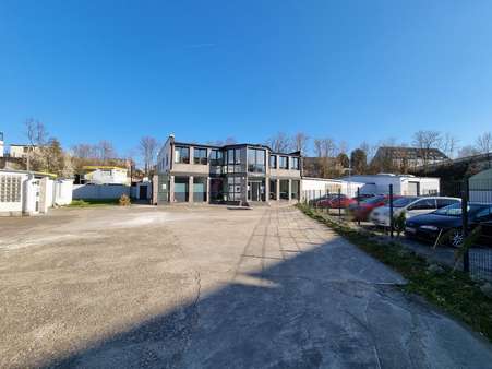 Hof mit Gebäude - Halle in 51373 Leverkusen mit 1418m² kaufen