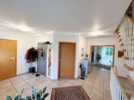 Flur EG - Einfamilienhaus in 51381 Leverkusen mit 193m² kaufen