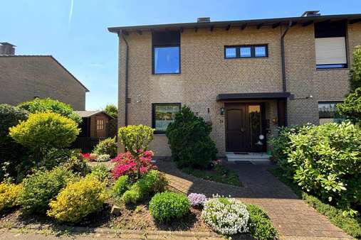 Frontansicht - Reihenendhaus in 51377 Leverkusen mit 103m² kaufen