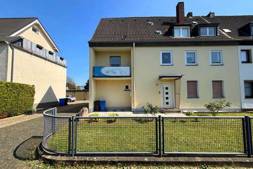 Frontansicht Frontansicht - Mehrfamilienhaus in 51373 Leverkusen mit 159m² kaufen