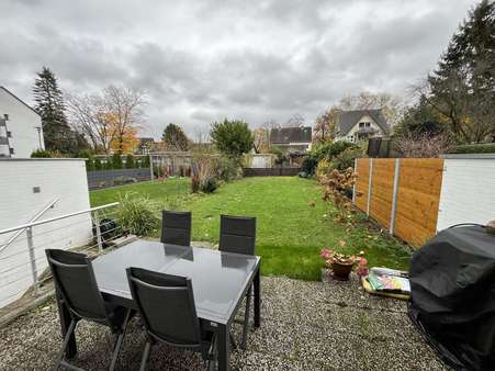 Terrasse und Garten  - Reihenmittelhaus in 51373 Leverkusen mit 92m² kaufen