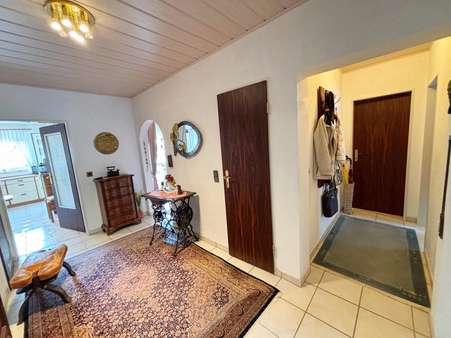 Flur - Etagenwohnung in 51379 Leverkusen mit 86m² kaufen