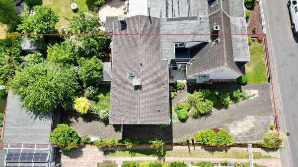 Grundstück Grundstück - Zweifamilienhaus in 51375 Leverkusen mit 244m² kaufen