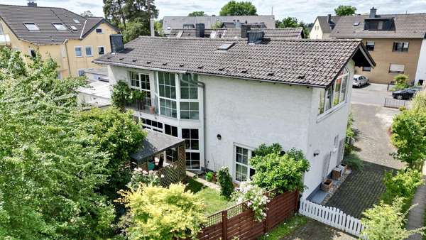 Hausrückseite Hausrückseite - Zweifamilienhaus in 51375 Leverkusen mit 244m² kaufen