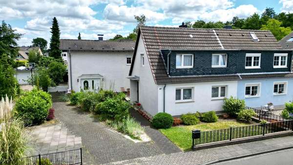 Vorderansicht Vorderansicht - Zweifamilienhaus in 51375 Leverkusen mit 244m² kaufen