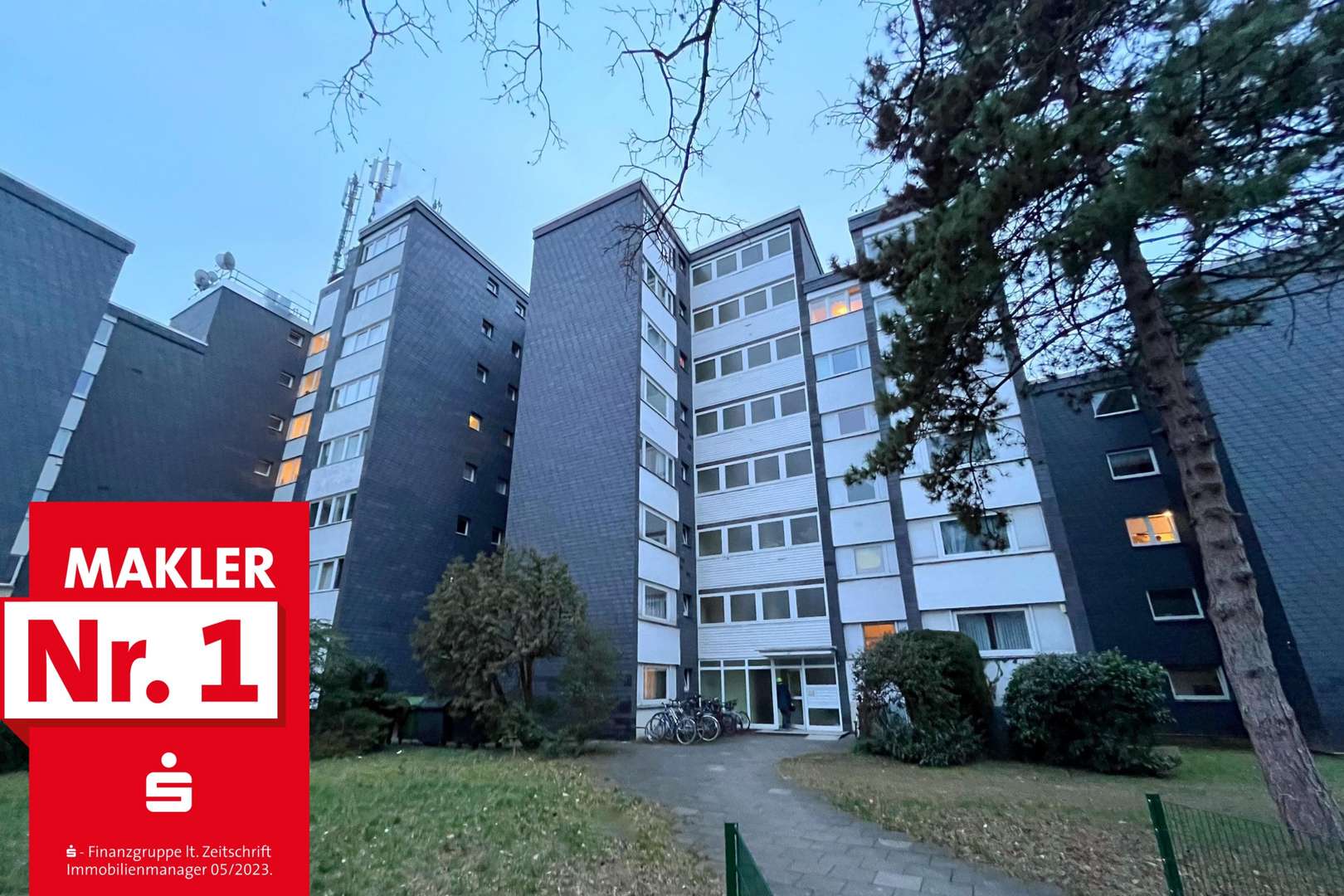 Außenansicht - Erdgeschosswohnung in 50859 Köln mit 107m² kaufen