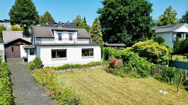 Außenansicht Außenansicht - Einfamilienhaus in 51467 Bergisch Gladbach mit 109m² kaufen
